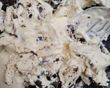 Foto del paso 3 de la receta: Postre de queso crema y galletitas Oreo®