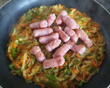 Foto del paso 4 de la receta: Longaniza de pollo con patatas y vegetales
