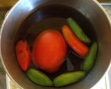 Foto del paso 1 de la receta: Huevos rancheros en salsa de tomate rojo