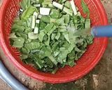 Foto langkah ke 3 dari resep Sop Sayur Hijau.