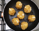 Foto del paso 5 de la receta: Bolones de plátano con queso