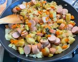 Une image de l'étape 9 de Pâtes d’Alsace aux légumes sautés, saucisses et emmental.