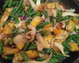 Foto langkah ke 6 dari resep Tumis sayur warna (jamur tiram, kacang panjang, tahu kotak) 🍁🌱.