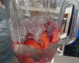 A picture of step 2 of Strawberry Lemonade.