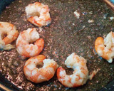 Foto del paso 4 de la receta: Paella de marisco al horno