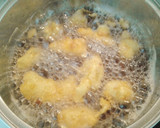 Foto del paso 3 de la receta: Bocaditos de bacalao en tempura con miel