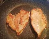 Foto del paso 1 de la receta: Pollo en salsa de cebolla y champiñones