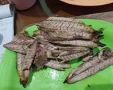 Foto langkah ke 1 dari resep Nyomok Tempe Iwak Pindang.