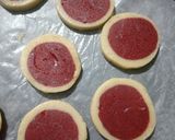 व्हॅनिला राउंड शेप कुकीज (vanilla round shape cookies recipe in marathi) रेसिपी स्टेप 6 फोटो 