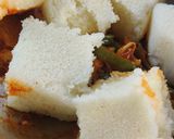 A picture of step 3 of Mix schezwan dhokla rice.