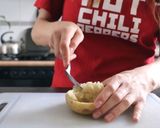 Foto del paso 3 de la receta: Huevos con papa y queso