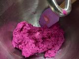 Red Dragon Fruit Bun - Banh Mi Thanh Long Nui