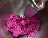 Foto langkah ke 3 dari resep Red Dragon Fruit Bun - Banh Mi Thanh Long Nui.