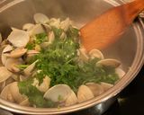 Foto del paso 4 de la receta: Almejas a la portuguesa