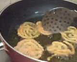A picture of step 4 of Jalebi.