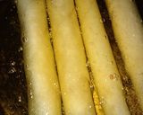 Foto langkah ke 3 dari resep Banana roll karamel.