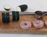 Foto del paso 3 de la receta: Hamburguesitas de Cerdo con Calabacín a la Plancha