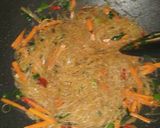 Foto langkah ke 5 dari resep Bihun Goreng sederhana.