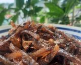 Hình bước làm 3 của món Khô cá chỉ vàng rim chua ngọt