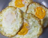 Foto langkah ke 1 dari resep 1005. Telur Ceplok Kecap.