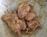 Foto langkah ke 6 dari resep Ayam ungkep bumbu kuning.