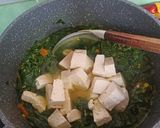 Foto langkah ke 6 dari resep Sayur Daun Singkong Kuah Kuning.