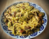 Foto del paso 7 de la receta: Spaghetti con grelos y shiitakes