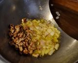 ওয়ালনাট স্টাফড এগপ্ল্যান্ট বোট (Walnut Stuffed Eggplant Boat recipe in Bengali) রেসিপির ধাপ 3 ছবি