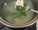Foto langkah ke 2 dari resep Mpasi-Bubur SalSa(Salmon Sawi).