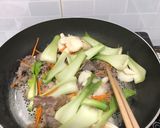 Hình bước làm 3 của món Bún Gạo Xào Rau Củ