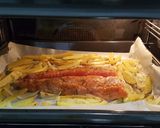 Foto del paso 3 de la receta Salmón al horno con patatas y cebolla