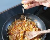 Foto langkah ke 7 dari resep Nasi goreng bacon spesial(nonhalal).