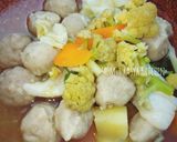 Foto langkah ke 7 dari resep Sup Bakso Sayur.