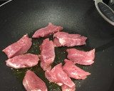 Foto del paso 1 de la receta: Lomo de cerdo ibérico con salsa naranja y puré de boniato y zanahoria trufado