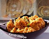 A picture of step 1 of Kanda bhajiya / pakoda (Mumbai style Kanda bhajiya).