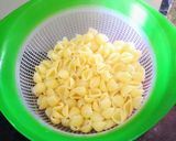 A picture of step 1 of Macaroni Pasta (Indian Style).