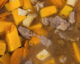 Foto del paso 6 de la receta: 🥘 Guiso criollo con sobras de asado y papas al horno – versión invierno bien argentino❄️