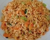 Foto langkah ke 3 dari resep Mie tek-tek goreng sederhana pedas mantap.