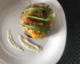 Foto del paso 7 de la receta: Hamburguesa casera con cebolla caramelizada