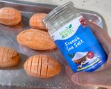 Gambar langkah 2 resipi Hasselback sweet potato.