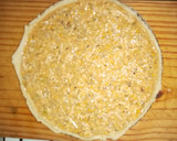 Foto del paso 2 de la receta: * Tarta de cebolla, queso y choclo *