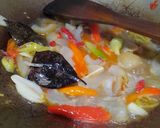 Foto langkah ke 6 dari resep Kulit sapi tumis pedas.