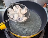 A picture of step 1 of Soft Oyster Omelet (Restaurant Style).