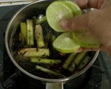 Foto langkah ke 4 dari resep Es Teh Sereh Jeruk Nipis.