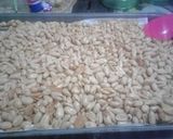 Foto langkah ke 5 dari resep Kacang bawang renyah.