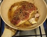Foto langkah ke 4 dari resep Pan Seared Steak with Honey Mustard Sauce.