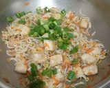 Foto langkah ke 5 dari resep Tumis Tauge Wortel Tahu.