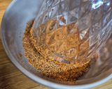 Foto del paso 4 de la receta: Zumo refrescante de pepino, hierbabuena, lima y Tajín