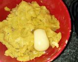 A picture of step 4 of Plantain stuffed cones.
