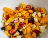 Foto del paso 1 de la receta: Terrina con leche, yogurt y frutas